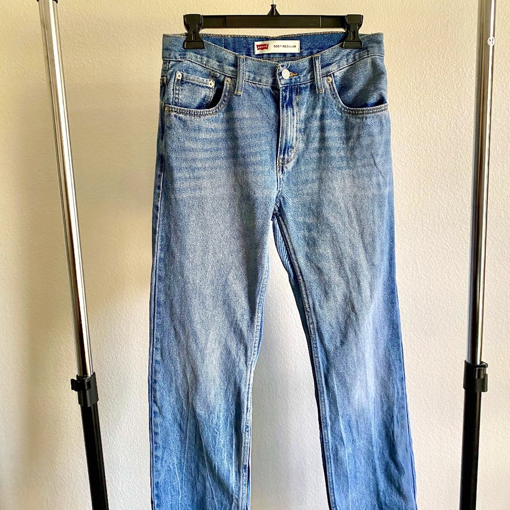 Levi low rise straight leg jeans
